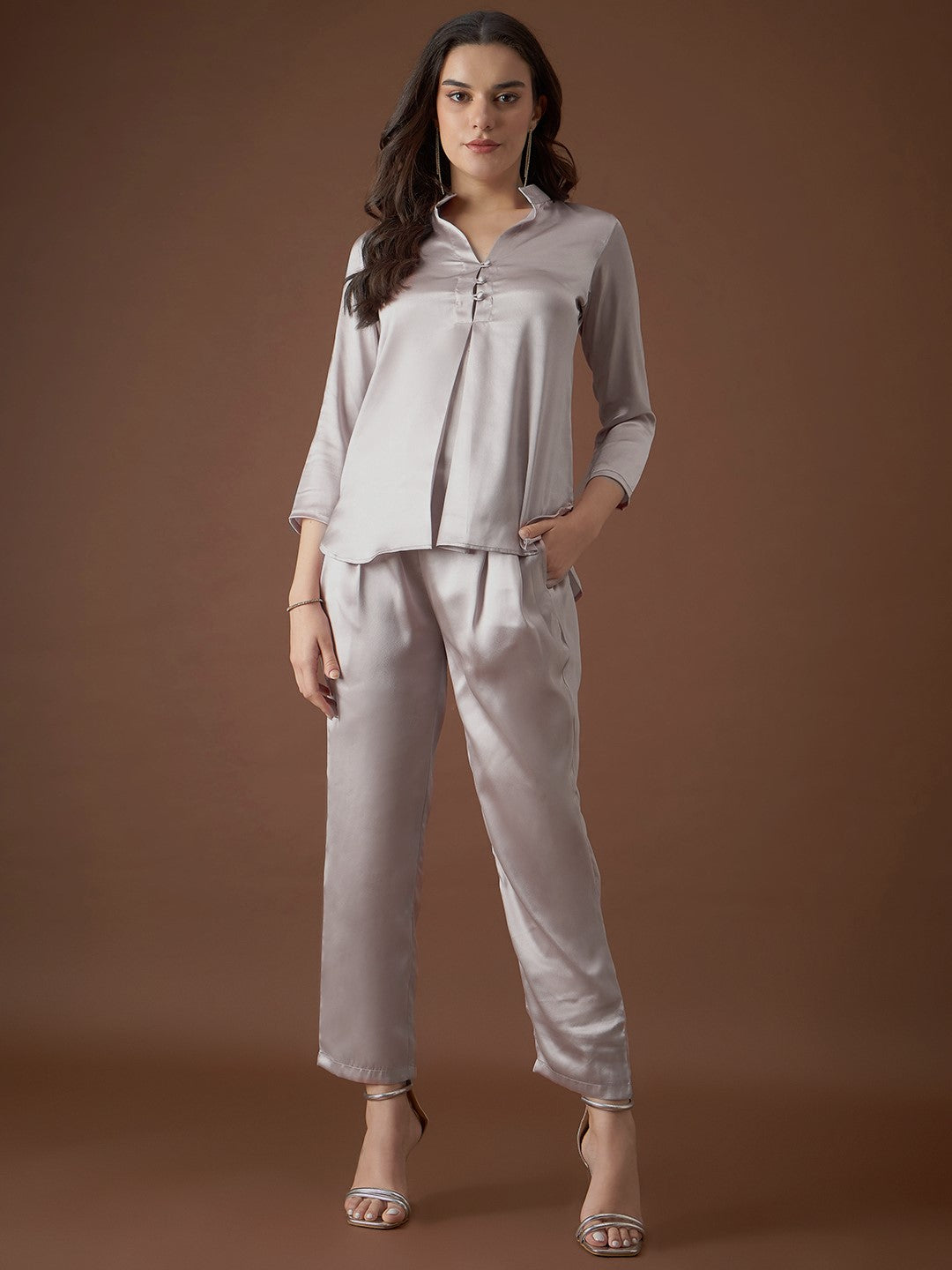 Box Pleat Shirt with pants in Silver Color