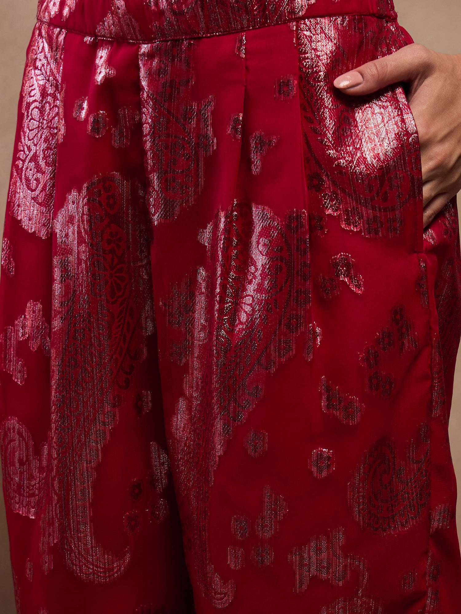 Kaftan with pants in Red Color