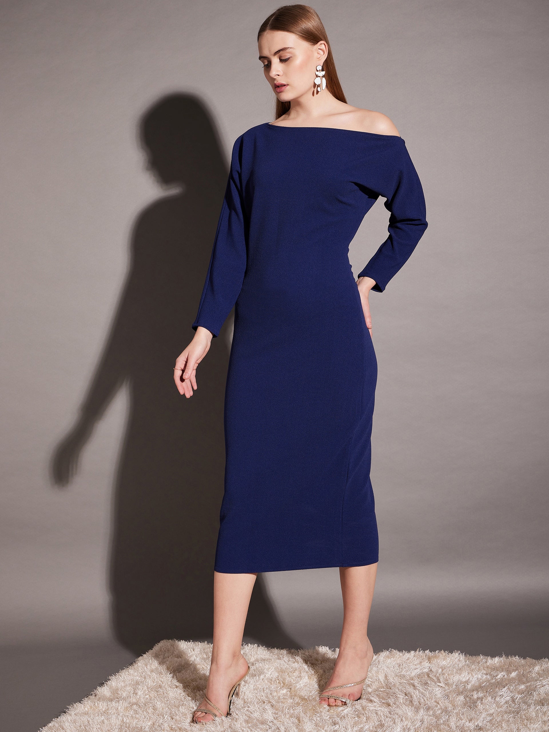 Drop shoulder fitted midi dress in Blue Color