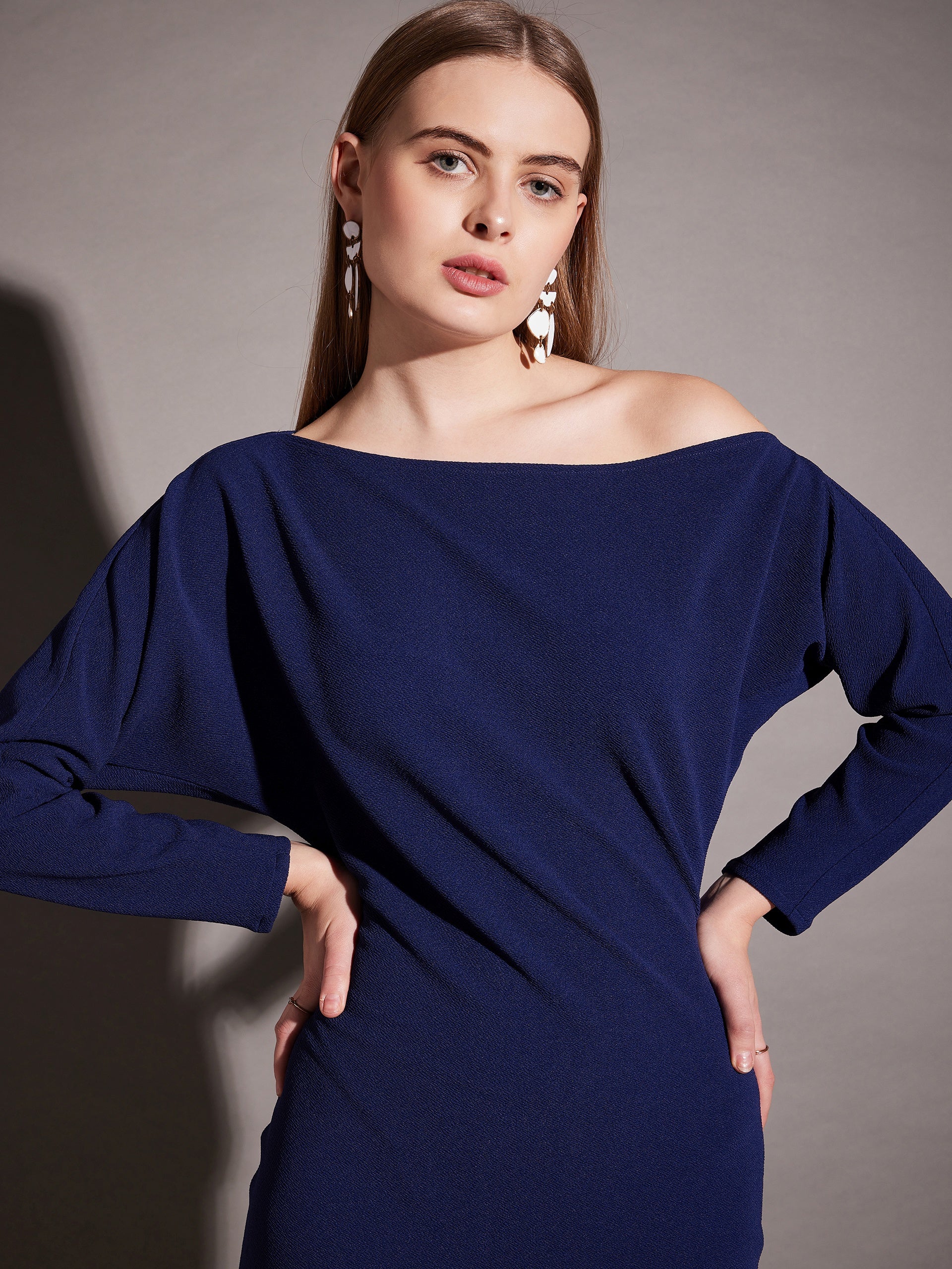 Drop shoulder fitted midi dress in Blue Color