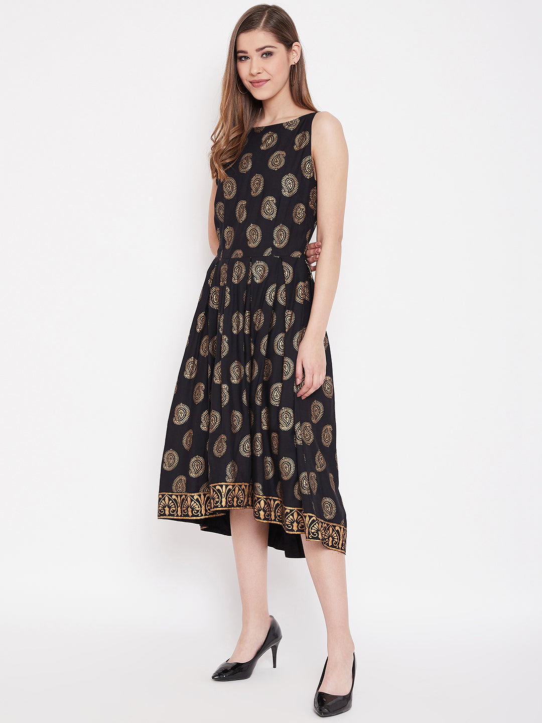 Deep back box pleated Midi Printed Dress in Black